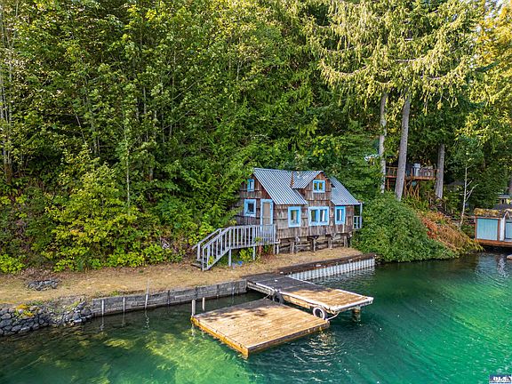2nd image of 337 Heron Cove Rd