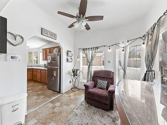 5th image of 25798 Creag Ave