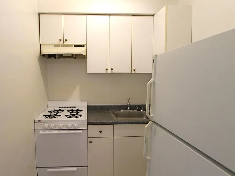 7174 Germantown Ave — Photo 15