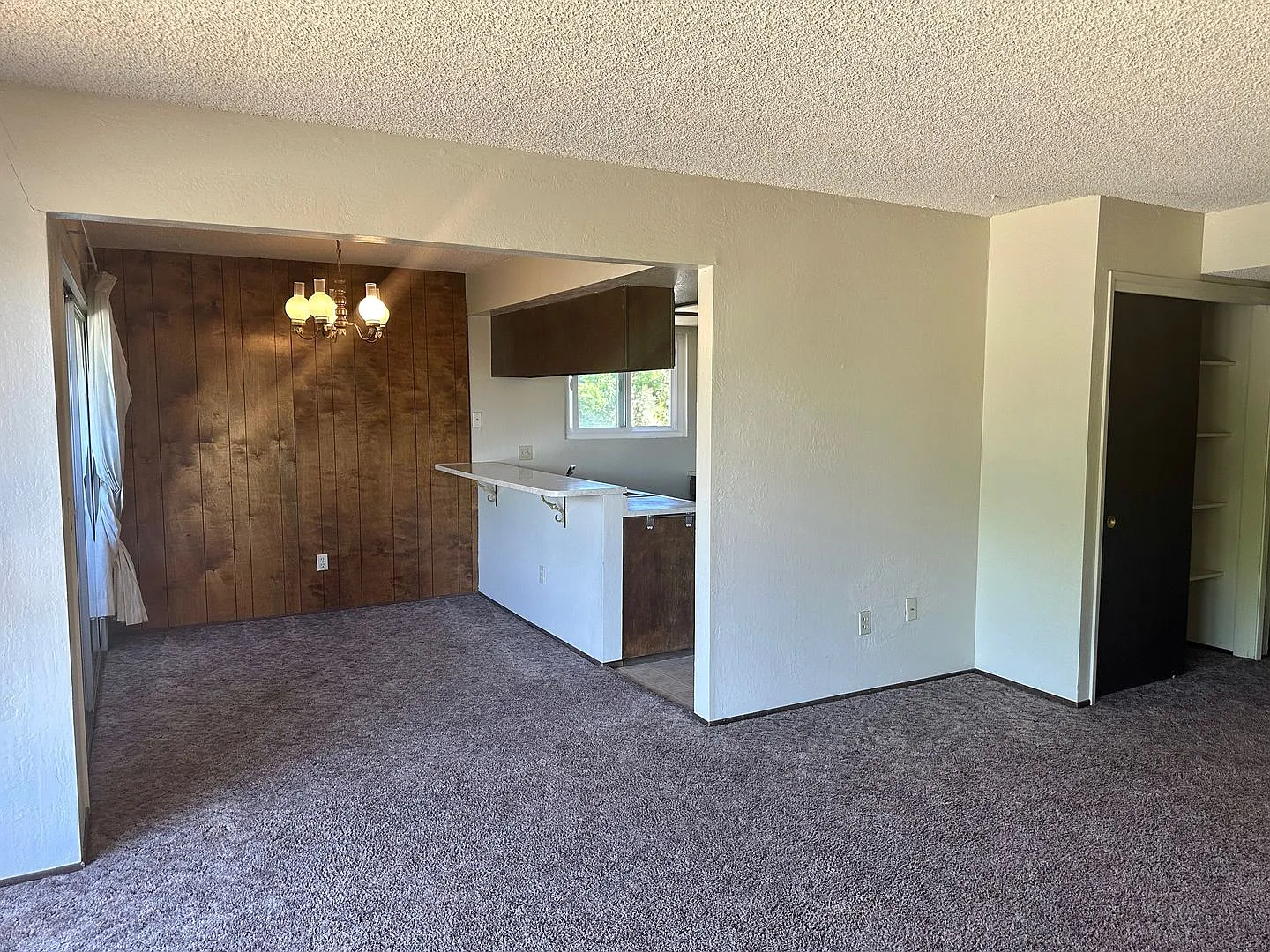 320 Vine St. — Photo 4