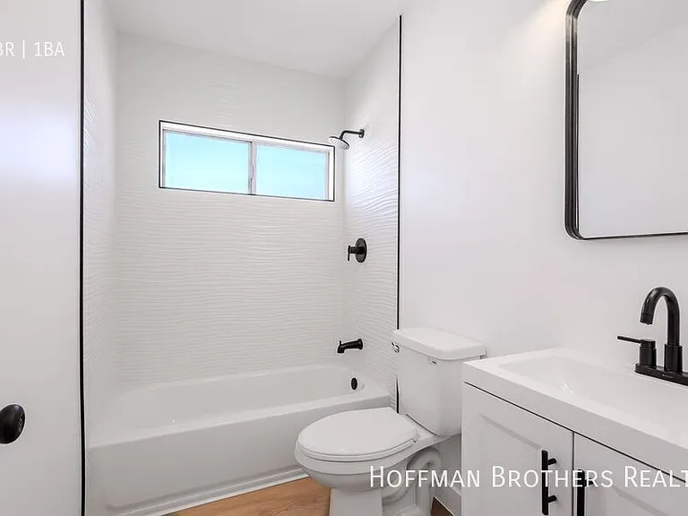 4639 W 17th St #5 — Photo 5