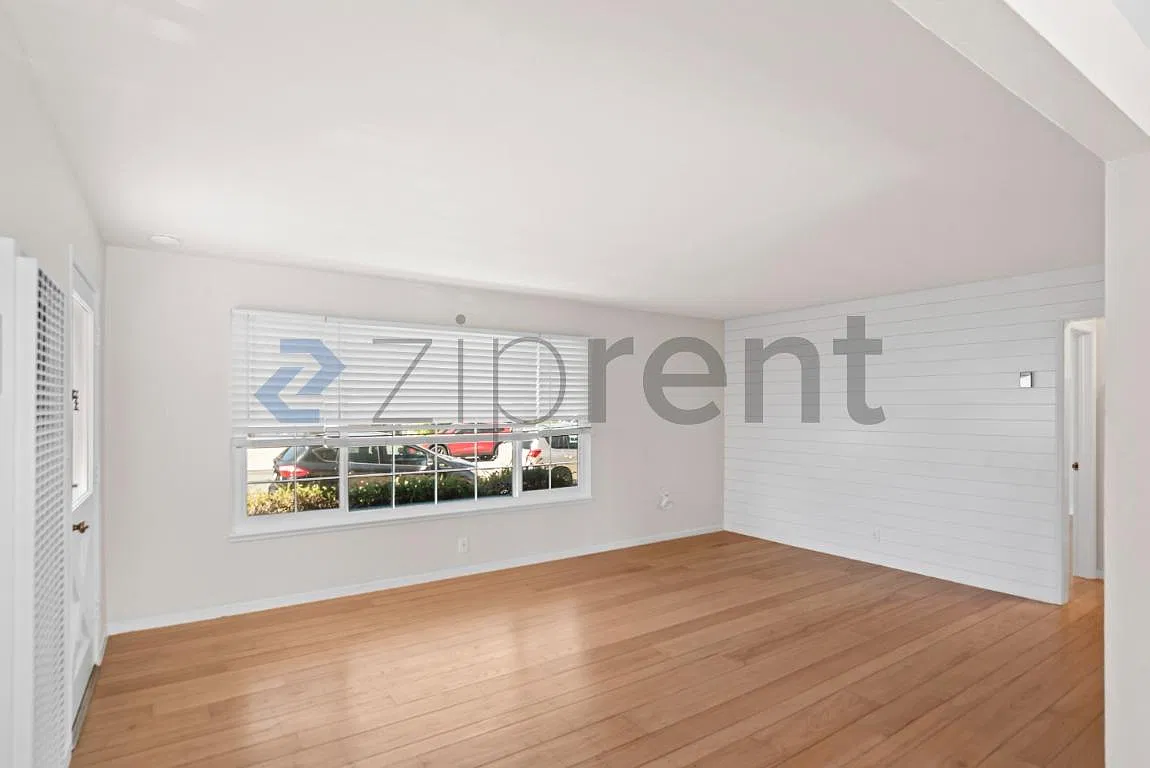 2 bed, 700 sqft, $2,935 — Photo 4