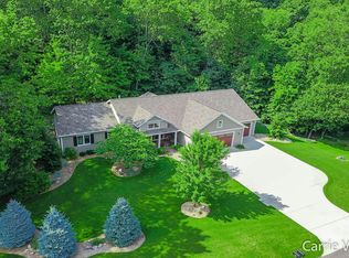 4671 Plateau View Dr NE, Grand Rapids, MI 49525