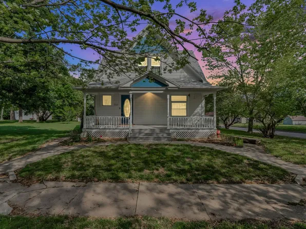 312 S Pine St, Eskridge, KS 66423
