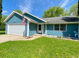 143 Liverpool Dr SE, Poplar Grove, IL 61065