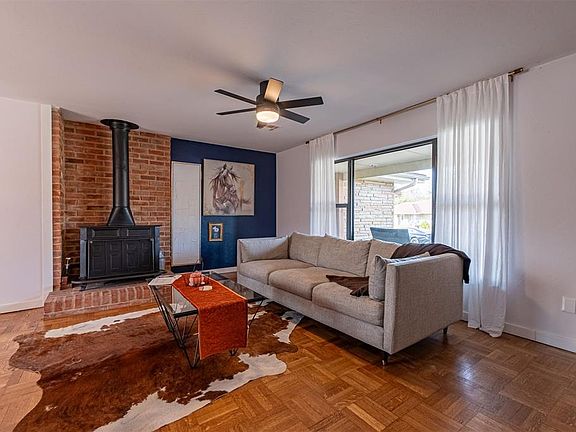 5th image of 2136 Barclay Rd