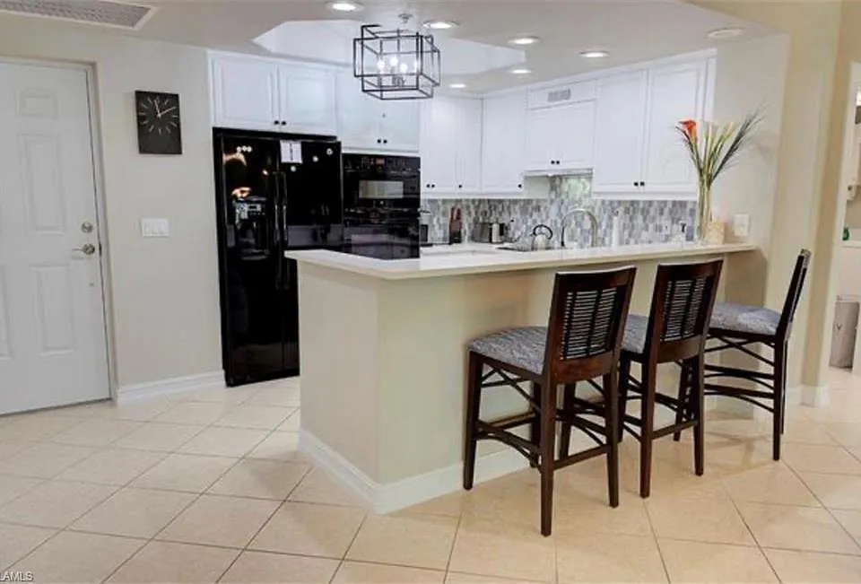 2738 Tiburon Blvd E #B-104