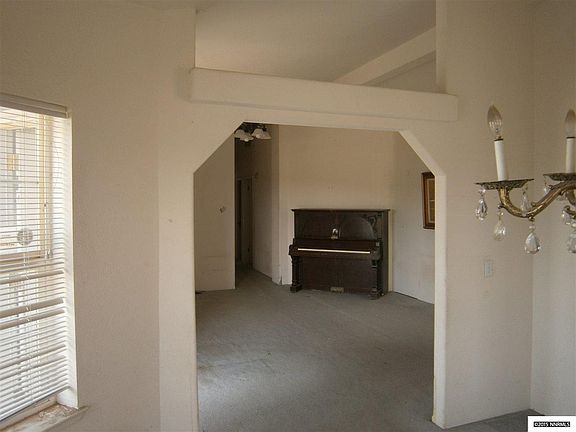 3rd image of 1740 Lahonton Dr