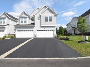 11 Lindentree Ln, Middletown, NY 10940