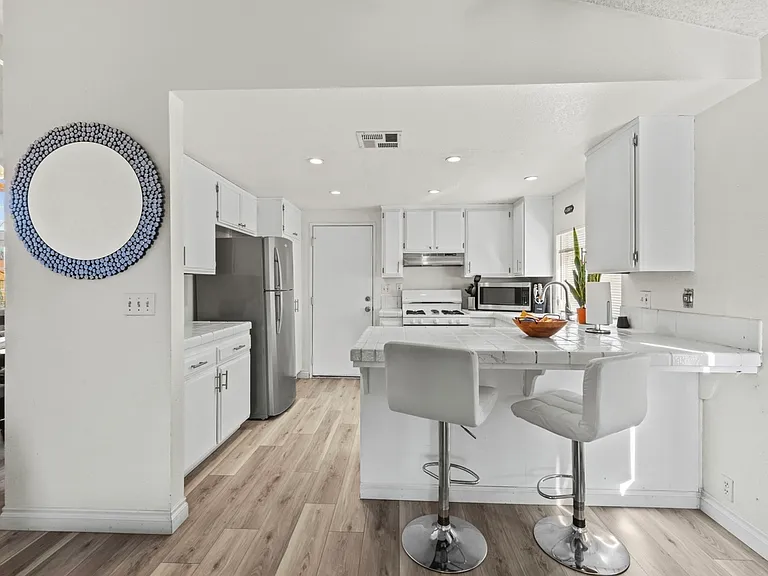 752 E Avenue J9 — Photo 27