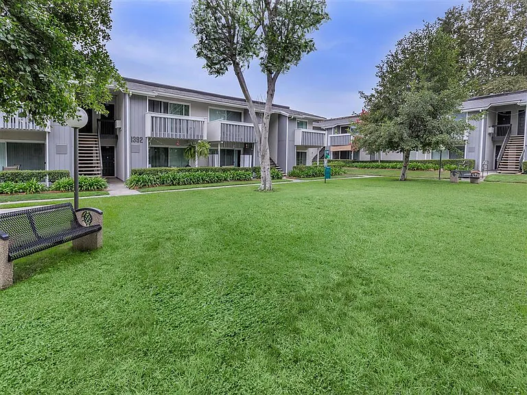 Briarwood Apartments — Photo 10