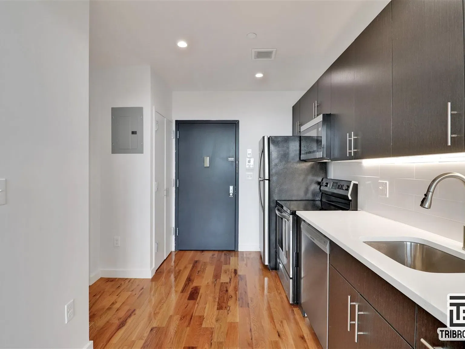 17 Somers Street — Photo 2