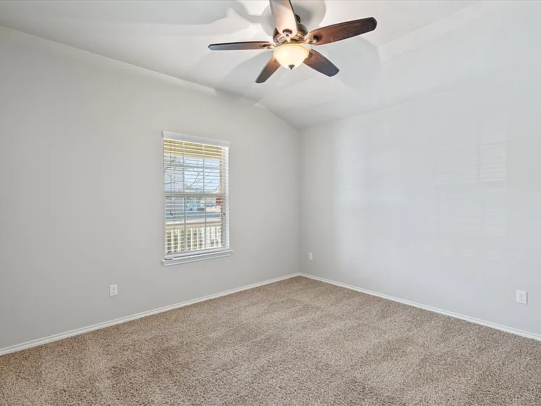 4504 Tiddle Ln — Photo 3