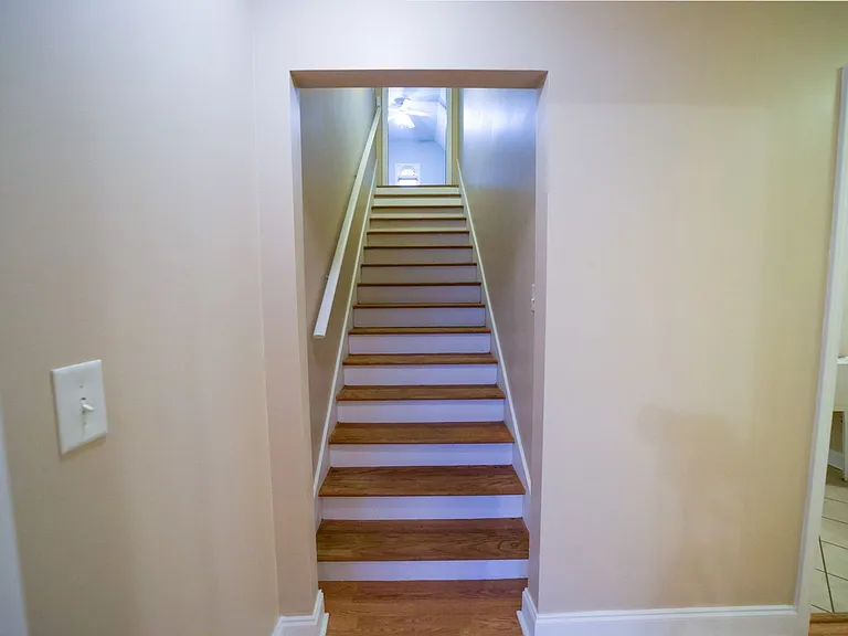 211 Silk Tree Trce — Photo 16