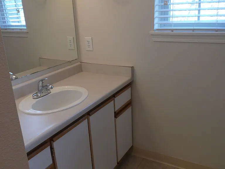 7123 SW Sagert St #104 — Photo 20