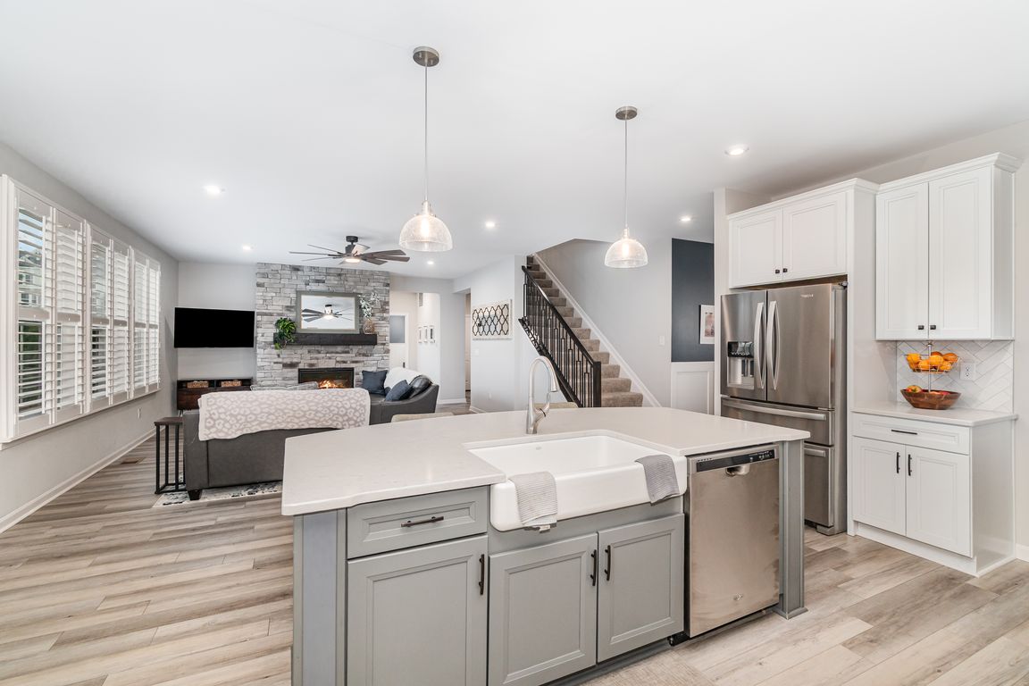 next background image