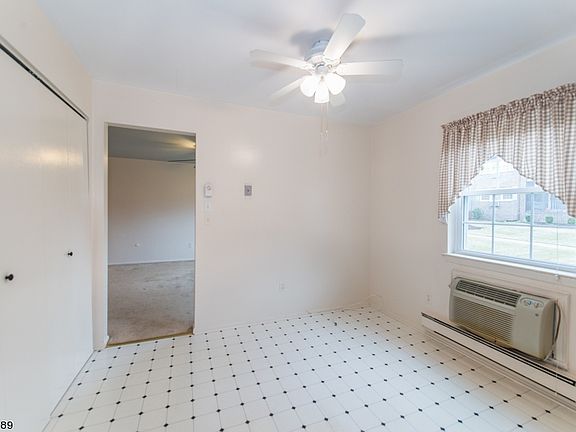 4th image of 580 Bloomfield Ave 21-a #21A