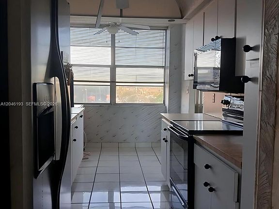 3rd image of 1100 Saint Charles Pl APT 719