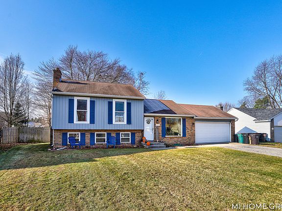 2nd image of 5539 Birchview Dr SE