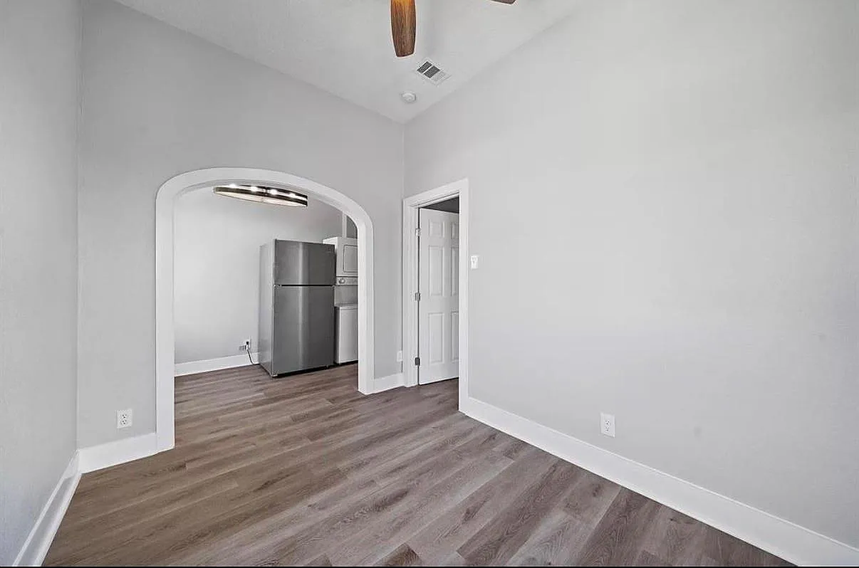2 bed, 1.0 bath, 700 sqft, $1,300 — Photo 4