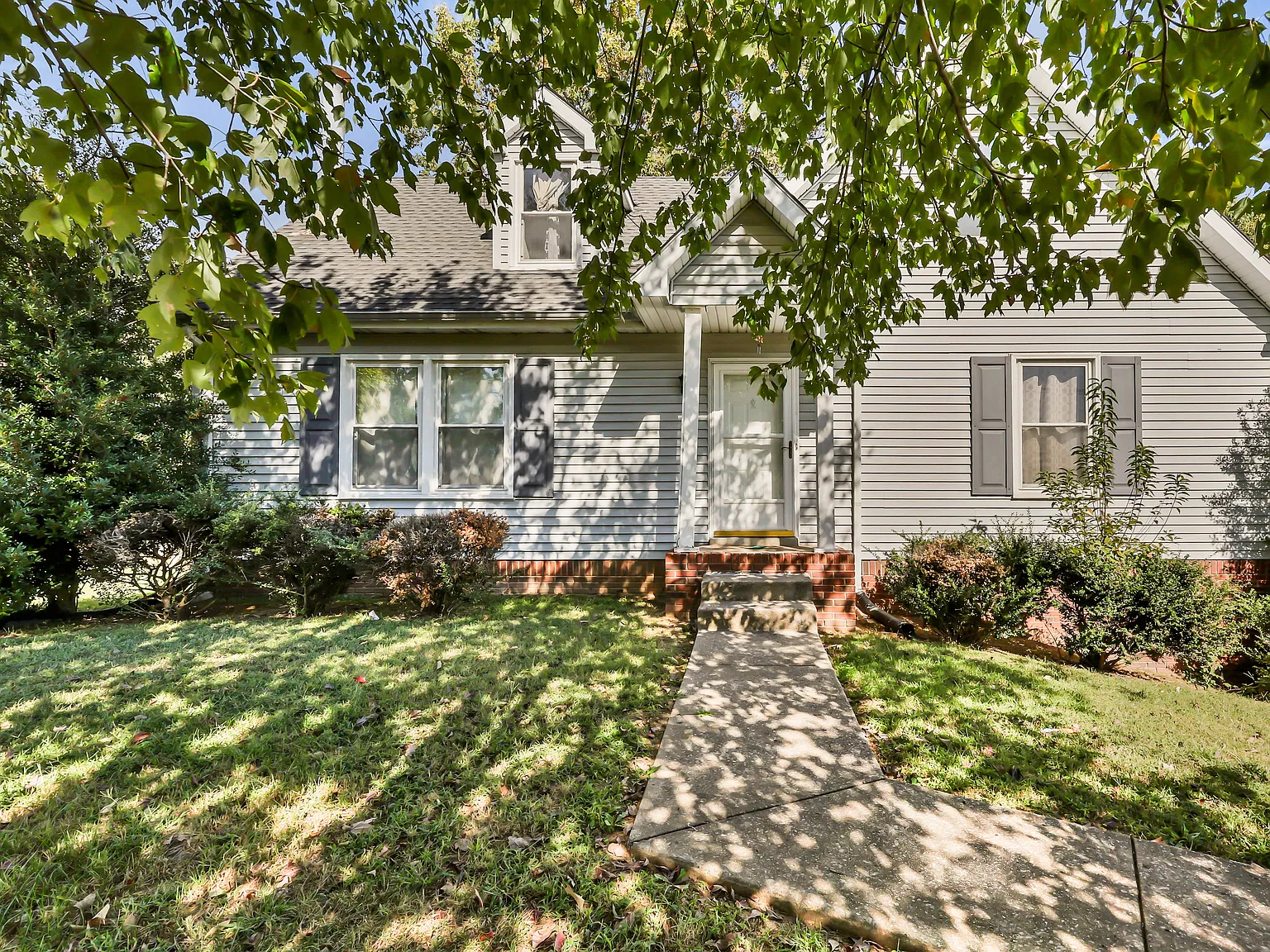 4 bed, 2769 sqft, $2,350 — Photo 3