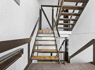 Meadowbrook Apartments ., Windsor, ON N8T 2Y4