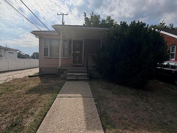 2nd image of 19127 Dwyer St