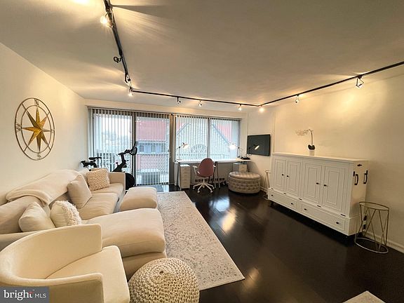 4th image of 2401 Pennsylvania Ave APT 7C48
