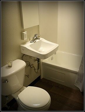4th image of 1120 NE 43rd St APT 210