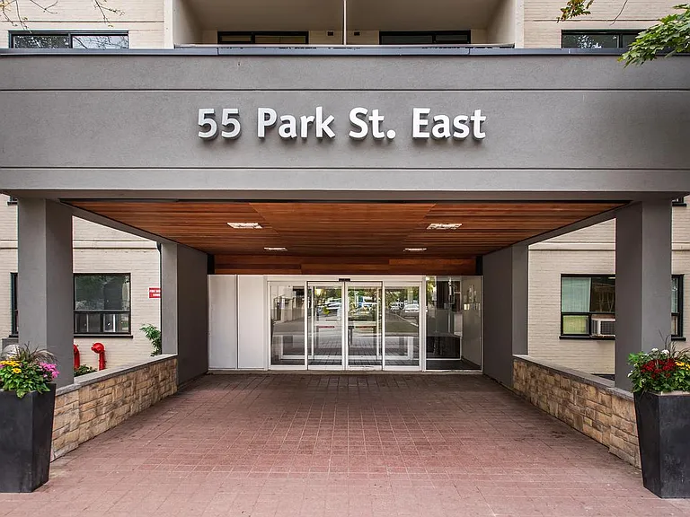 55 Park St E — Photo 8