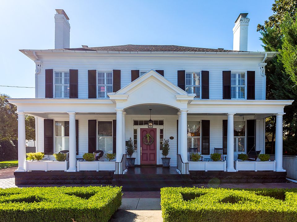 1st image of 304 Caroline St