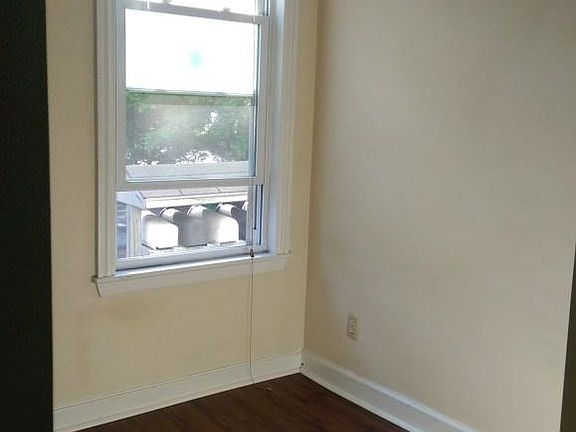 Large windows on 3 sides