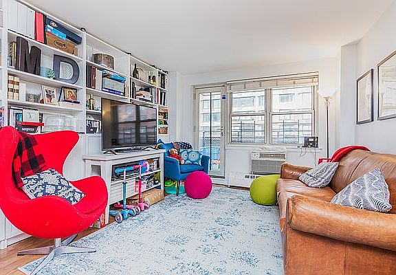 4th image of 333 E 79th St APT 7O