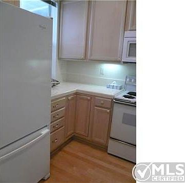 5th image of 903 Sunrose Ter APT 110