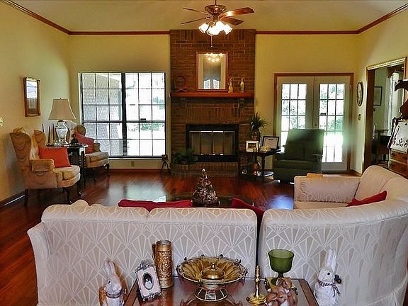 3rd image of 1277 NW Frontier Dr