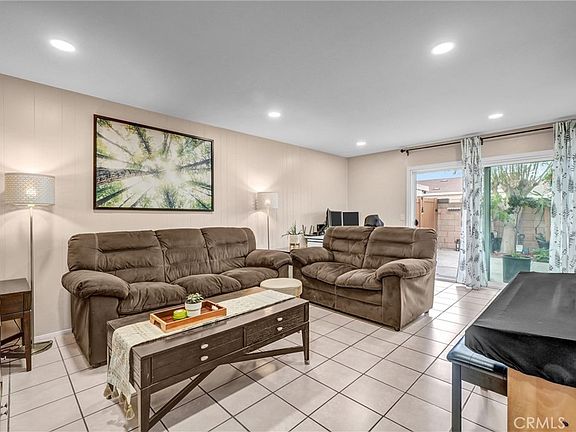 5th image of 10761 Magnolia Ave APT 101
