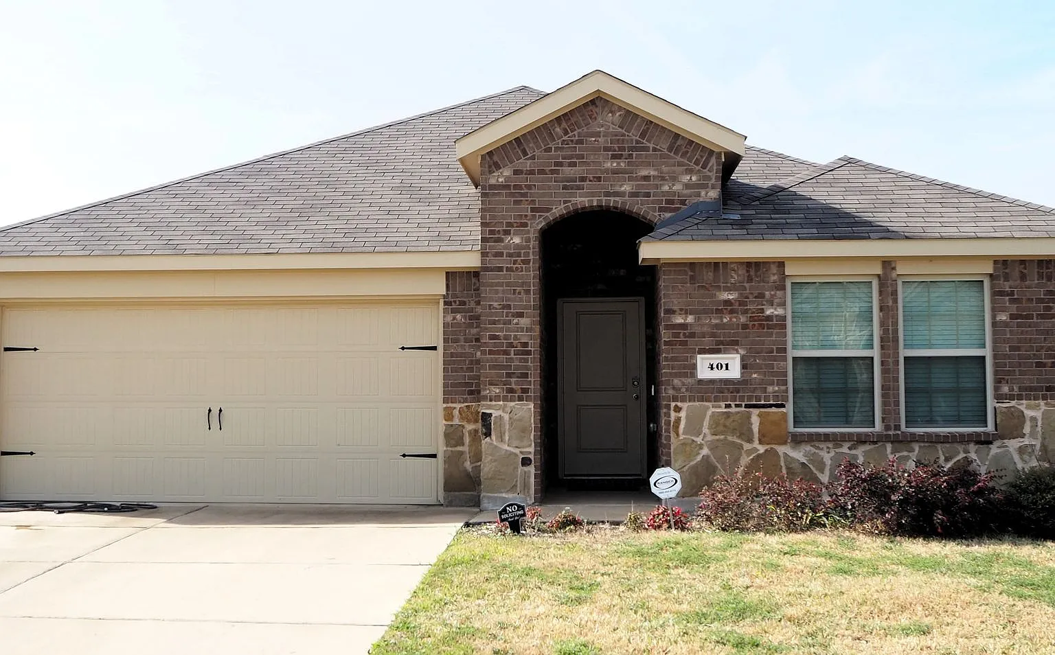 4 Bed 3 Bath in Denton — Photo 3