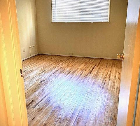 3rd image of 11647 Hamlin St #1