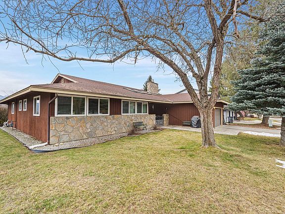 4th image of 1116 SE Park Dr