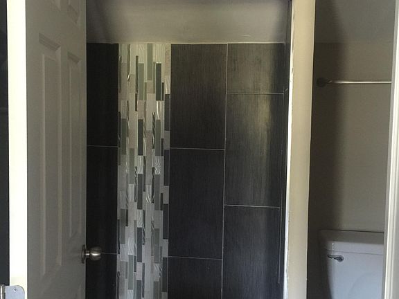 5th image of 143 Washington St #143