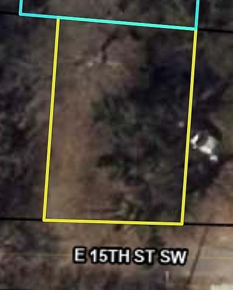 2nd image of 4 E 15th St SW