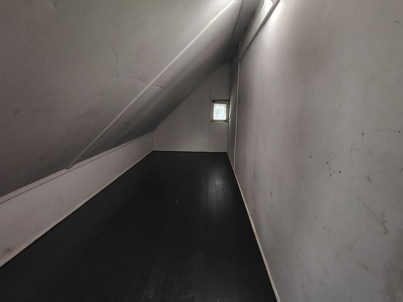 5th image of 619 17th St #2