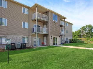 Quail Run Apts. (730 N. 18th Ave.), Blair, NE 68008