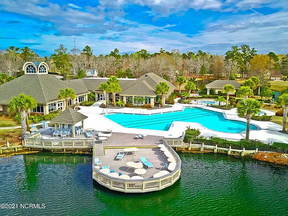2nd image of 548 Royalty Ct SW