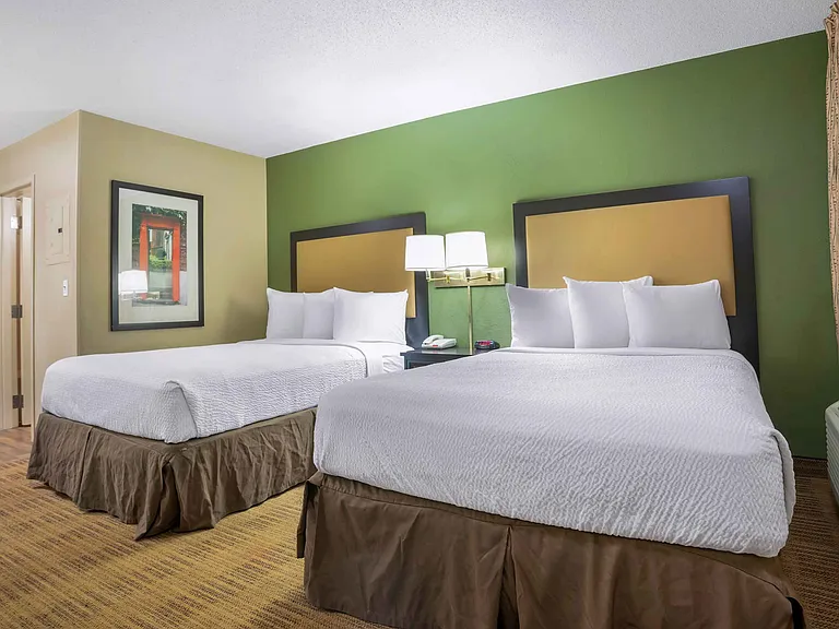 Studio Suite - 2 Full Beds