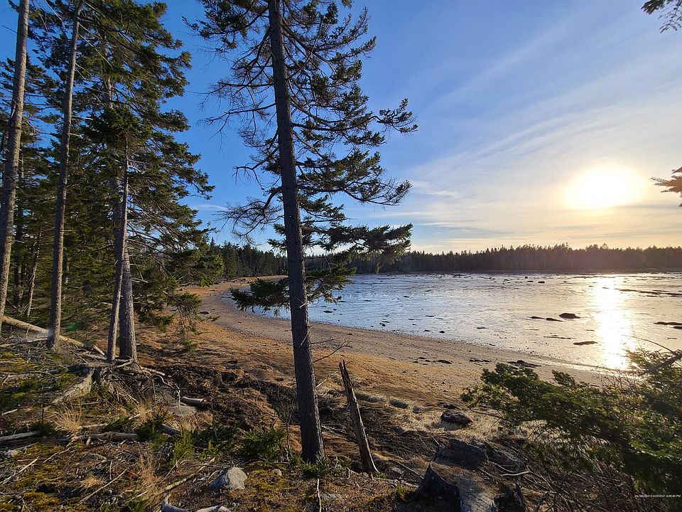 2nd image of 32 Peninsula Shores Rd