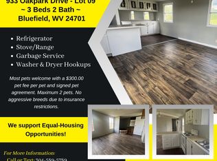 933 Oak Park Dr, Bluefield, WV 24701