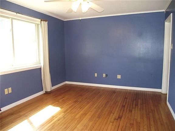 4th image of 2328 Lyndell Dr