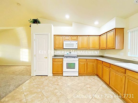 3rd image of 9244 Vervain Ct