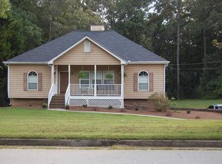 8611 Foxridge Dr, Winston, GA